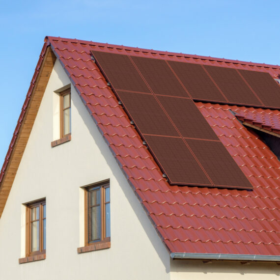 Anwendungsbeispiel Sonnenkraft POWER-MODUL ALPIN 400 Wp HC terracotta