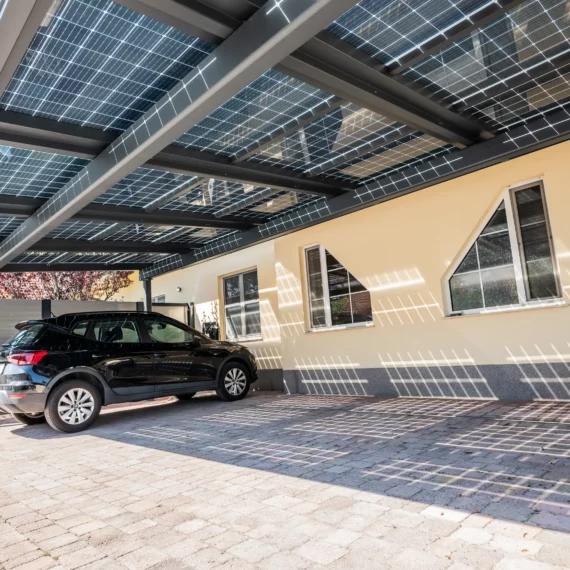 Photovoltaik Carport Überdachung (c) Sonnenkraft