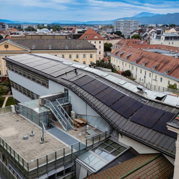 Wir lieben was wir tun - Referenz Photovoltaik Anlage Stadttheater Klagenfurt